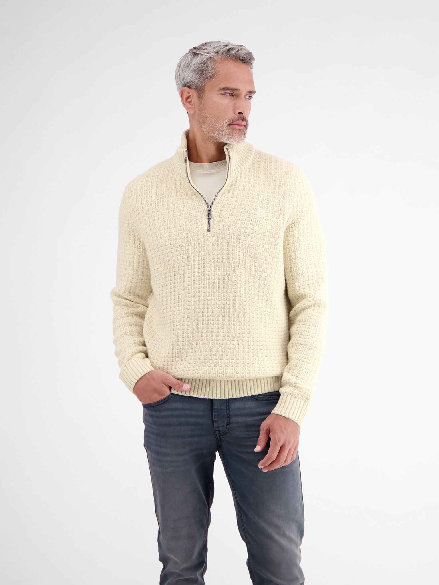 2605478 Men Knit Sweater (106 Cream)