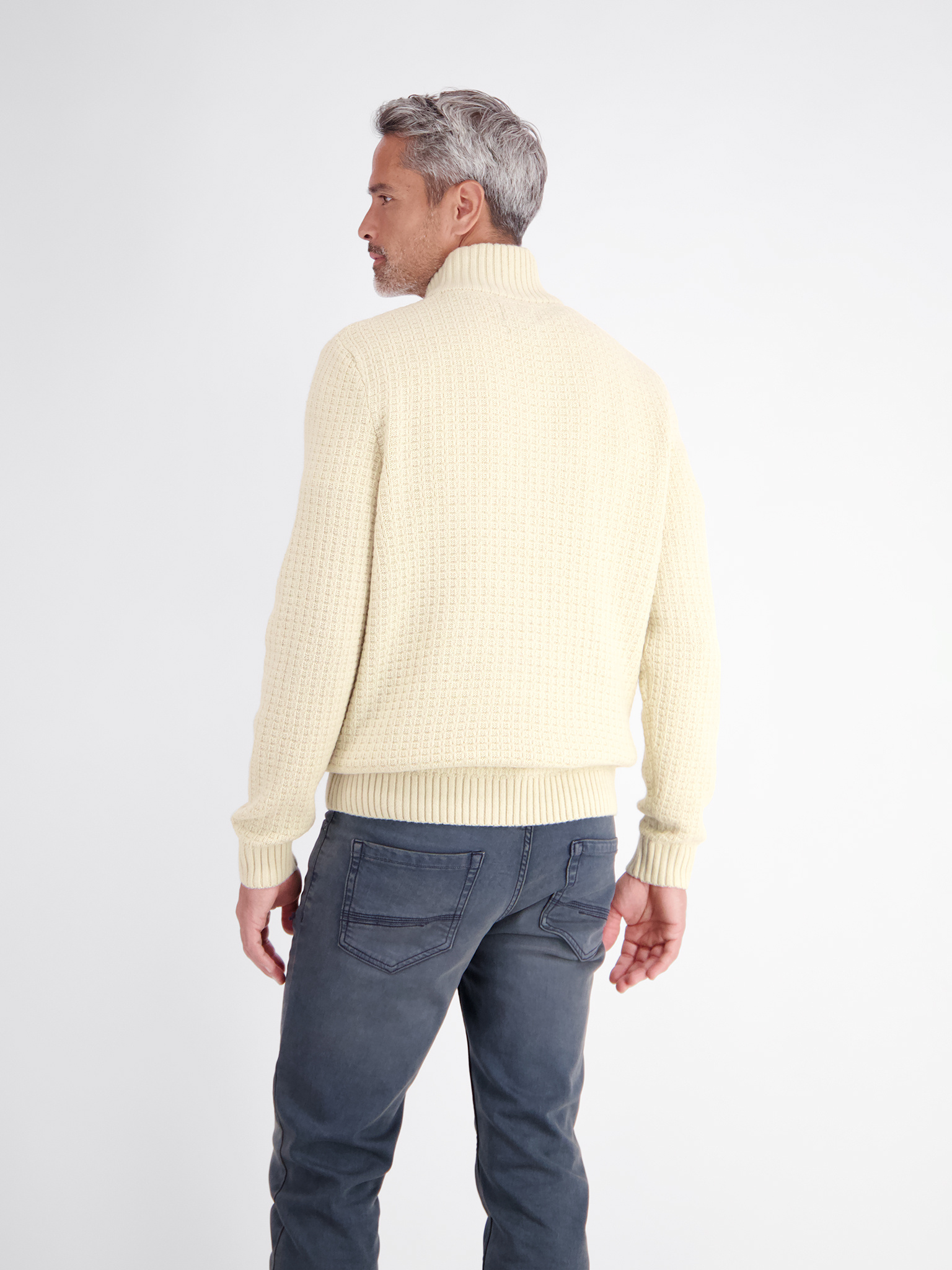 2605478 Men Knit Sweater (106 Cream)