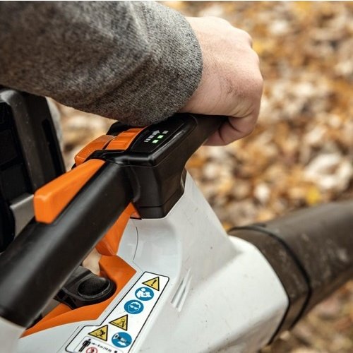 STIHL BGA 200 accu bladblazer met draagsysteem STIHL STIHL BGA 200 accu bladblazer met draagsysteem