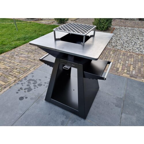 SteelWorkz BoBaQ 100 BBQ - Zwart SteelWorkz SteelWorkz BoBaQ 100 BBQ - Zwart