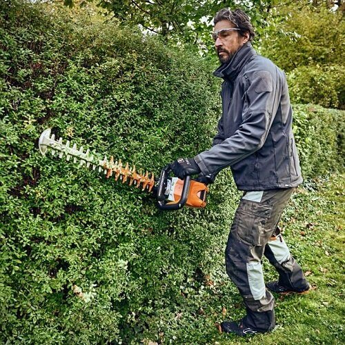 STIHL HSA 100 accu heggenschaar actieset met 2x AP 200 S accu en 1x AL 301 lader STIHL STIHL HSA 100 accu heggenschaar actieset met 2x AP 200 S accu en 1x AL 301 lader