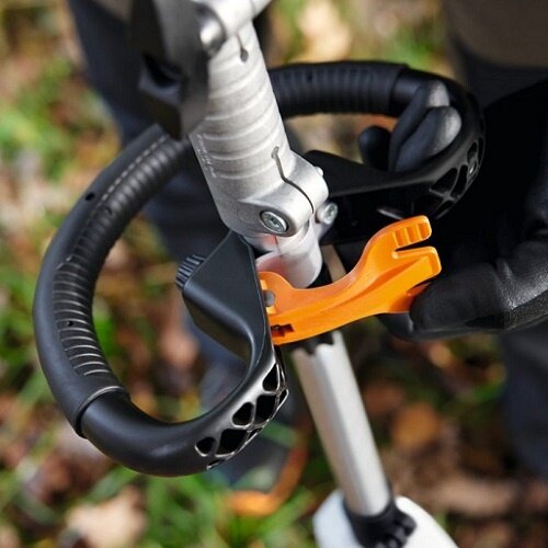 STIHL KMA 120 R accu combimotor actieset met 2x AP 200 S accu en 1x AL 301 lader STIHL STIHL KMA 120 R accu combimotor actieset met 2x AP 200 S accu en 1x AL 301 lader