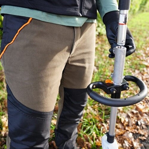 STIHL KMA 120 R accu combimotor actieset met 2x AP 200 S accu en 1x AL 301 lader STIHL STIHL KMA 120 R accu combimotor actieset met 2x AP 200 S accu en 1x AL 301 lader