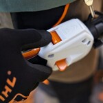 STIHL KMA 120 R accu combimotor actieset met 2x AP 200 S accu en 1x AL 301 lader STIHL STIHL KMA 120 R accu combimotor actieset met 2x AP 200 S accu en 1x AL 301 lader