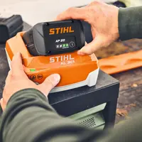 Kan ik STIHL accu's op de lader laten zitten? Kan ik STIHL accu's op de lader laten zitten?