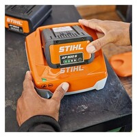 Hoe lang kan een STIHL accu op de lader blijven? Hoe lang kan een STIHL accu op de lader blijven?