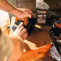 Hoe lang gaat een accu van een grasmaaier mee? Hoe lang gaat een accu van een grasmaaier mee?