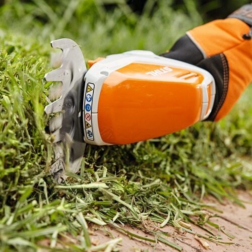 STIHL HSA 26 accu gras- en buxusschaar met AS 2 accu en AL 1 lader STIHL STIHL HSA 26 accu gras- en buxusschaar met AS 2 accu en AL 1 lader