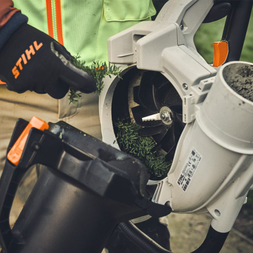 STIHL SHA 140 accu bladzuiger actieset met 2x AP 30 accu en 1x AL 301 lader STIHL STIHL SHA 140 accu bladzuiger actieset met 2x AP 30 accu en 1x AL 301 lader