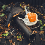 STIHL SHA 140 accu bladzuiger actieset met 2x AP 30 accu en 1x AL 301 lader STIHL STIHL SHA 140 accu bladzuiger actieset met 2x AP 30 accu en 1x AL 301 lader