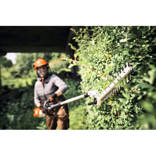 STIHL STIHL HLA 140 B accu hoogsnoeier actieset met 2x AP 30 accu en 1x AL 301 lader
