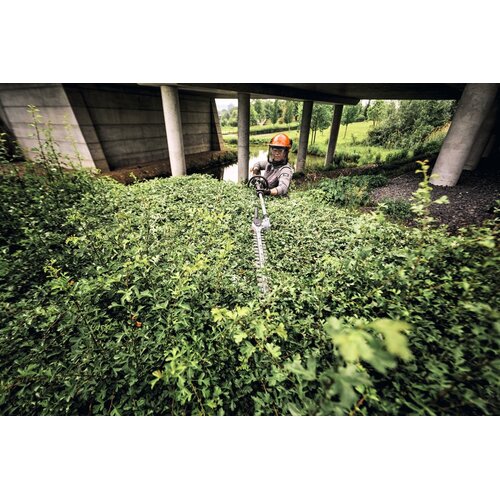 STIHL STIHL HLA 140 B accu hoogsnoeier actieset met 2x AP 30 accu en 1x AL 301 lader