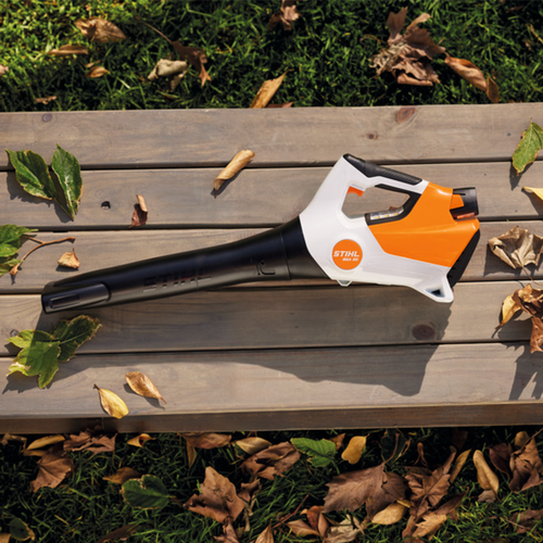 STIHL BGA 30 accu bladblazer actieset met 3x AS 2 accu en 1x ALS 31 lader STIHL STIHL BGA 30 accu bladblazer actieset met 3x AS 2 accu en 1x ALS 31 lader