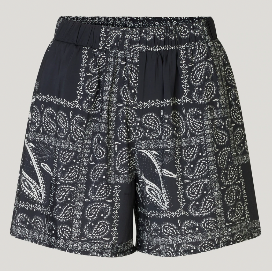 Just Female Maid Shorts Paisley Black 