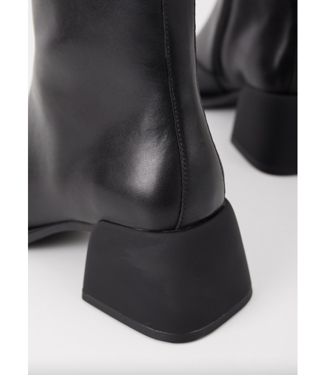 Ansie Black - size 38