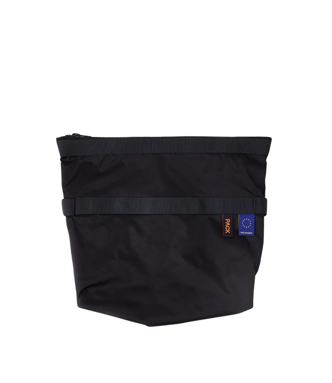 ZIP.MEDIUM.POUCH lead black