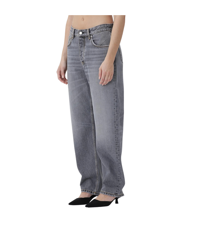 Alexandra Wantet Grey