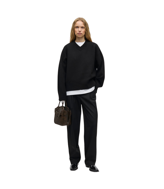 Salissy V-Neck Black
