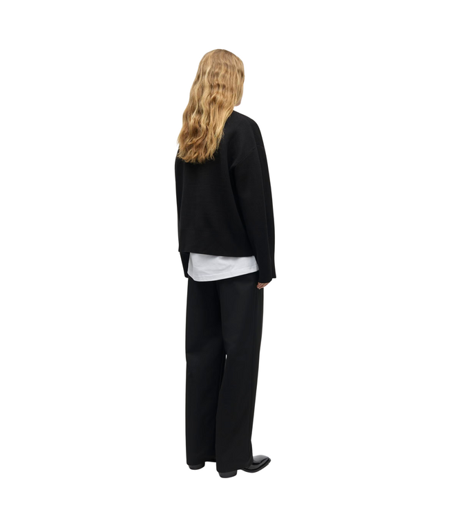 Salissy V-Neck Black