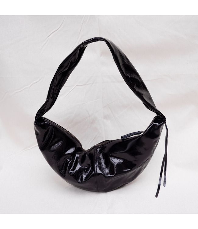 Banana Bag XL Crushed Patent Black