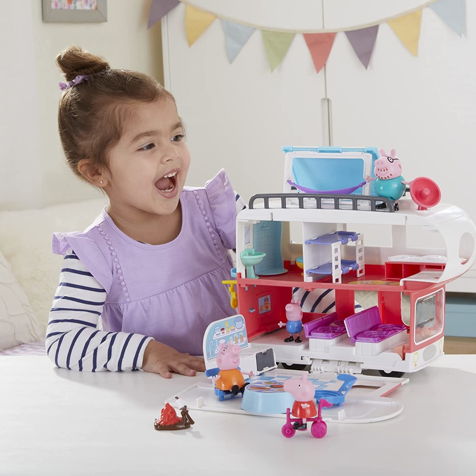 Hasbro Peppa Pig Roze Camper (Engelse taal)