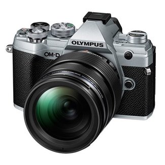 Olympus OM-5 Mark III + 12-45 mm Kit zilver