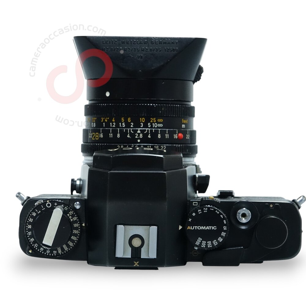 Leica R3 Electronic + Leica Elmarit - R 28mm 2.8 11204 - 3 cam nr. 0713