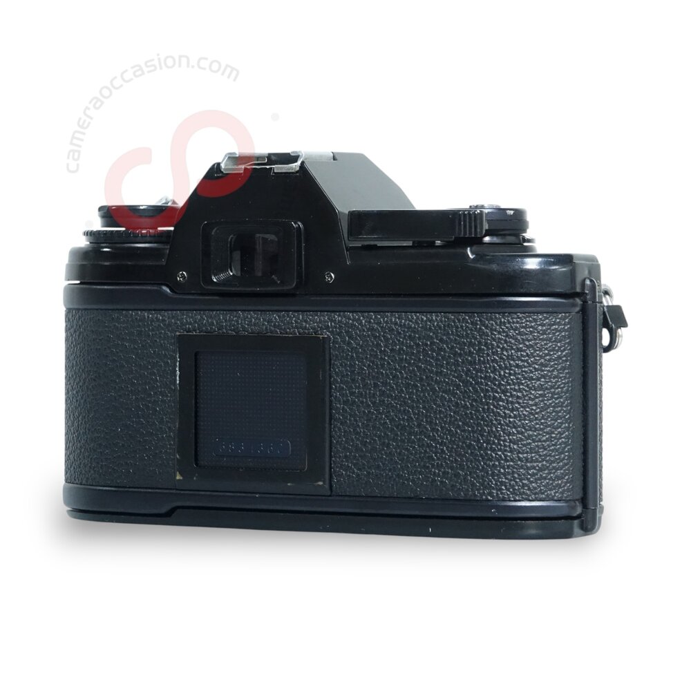 Nikon EM + Nikkor 28mm 2.8 nr. 1316