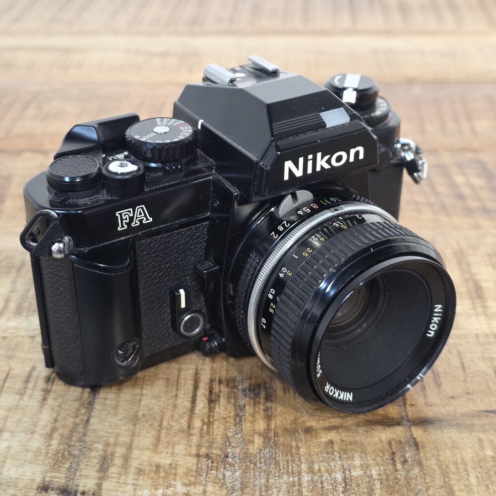 Nikon FA + 50mm 1:2  nr. 2373