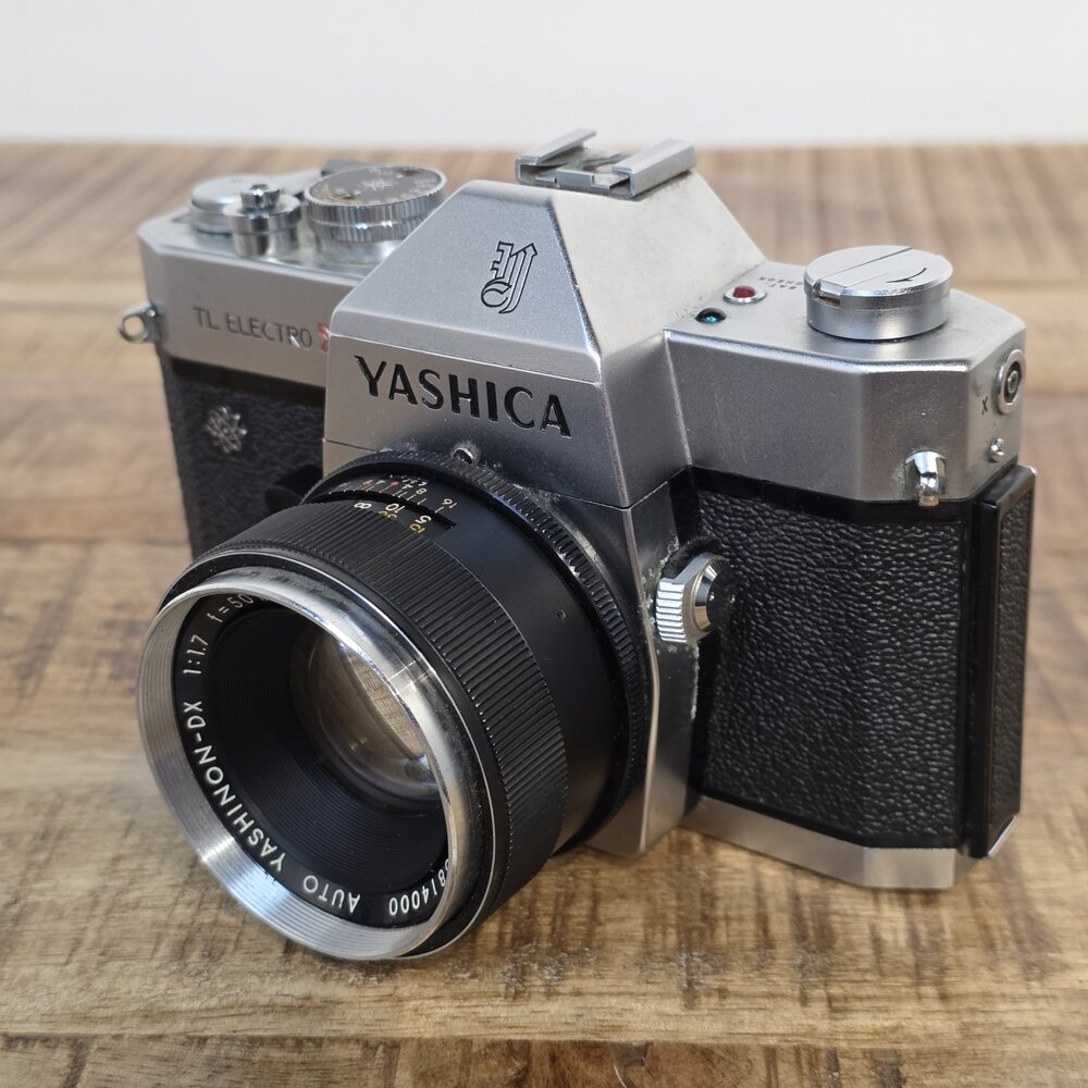 Yashica TL electro X + 50mm 1.7  nr. 2379