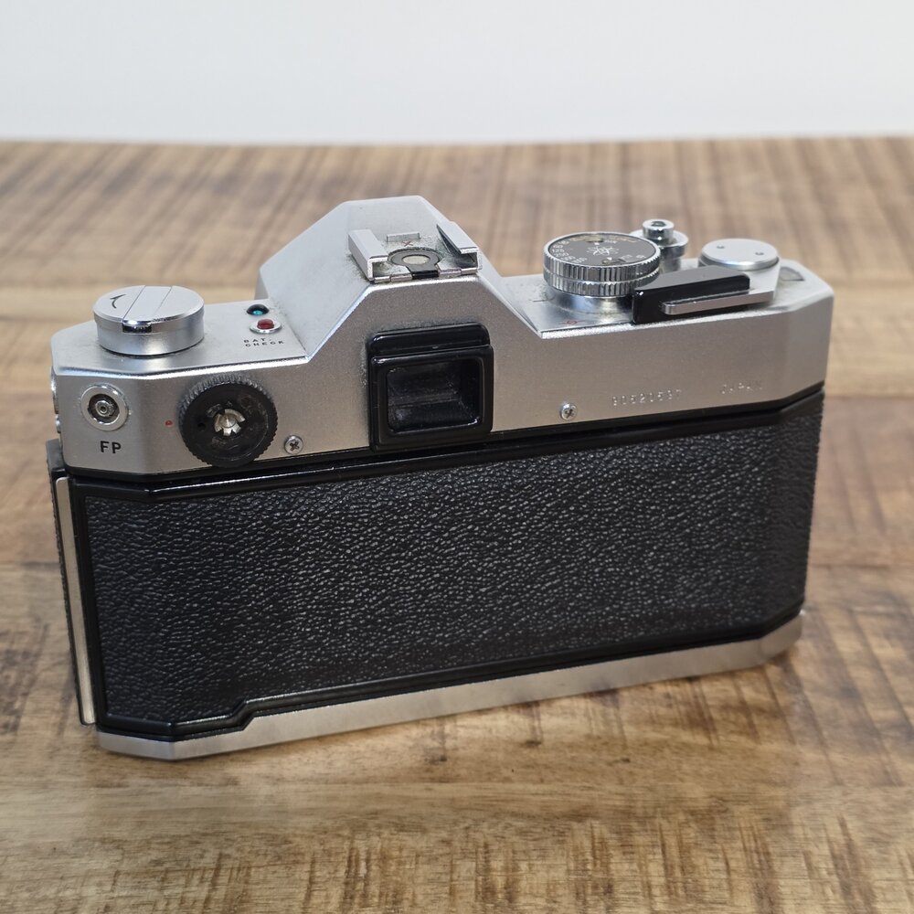 Yashica TL electro X + 50mm 1.7  nr. 2379