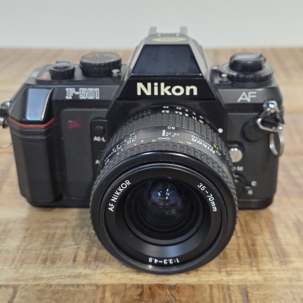 Nikon F-501 + 35-70mm  nr. 2380