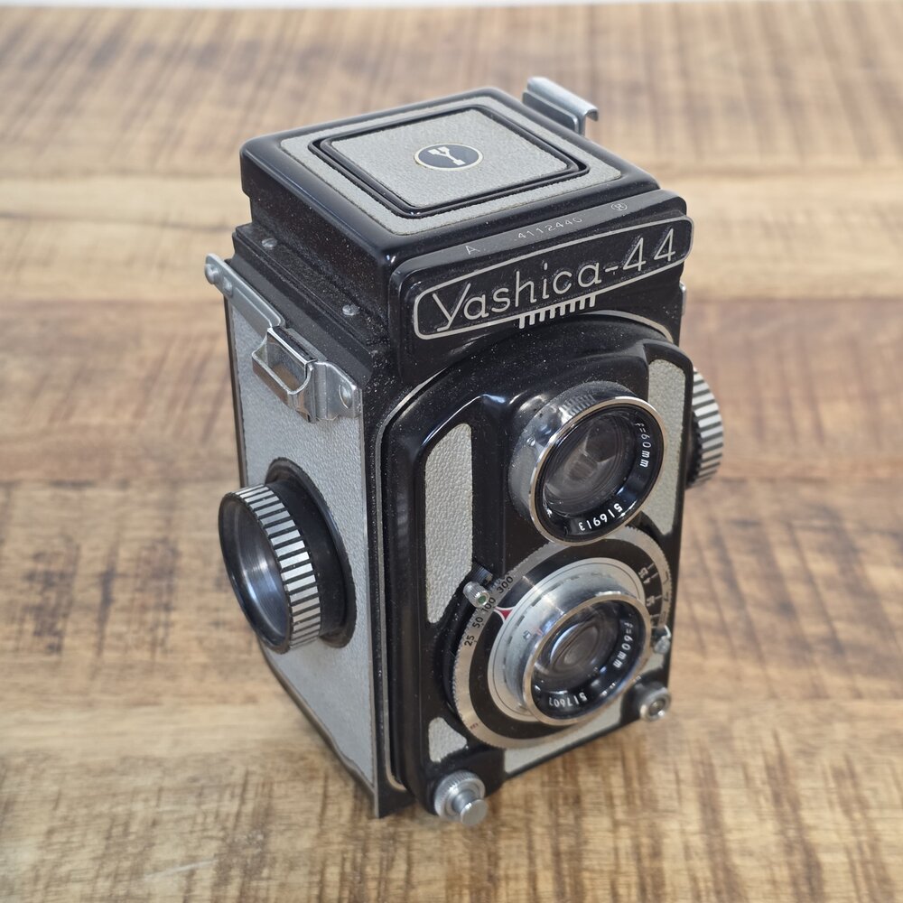 Yashica 44