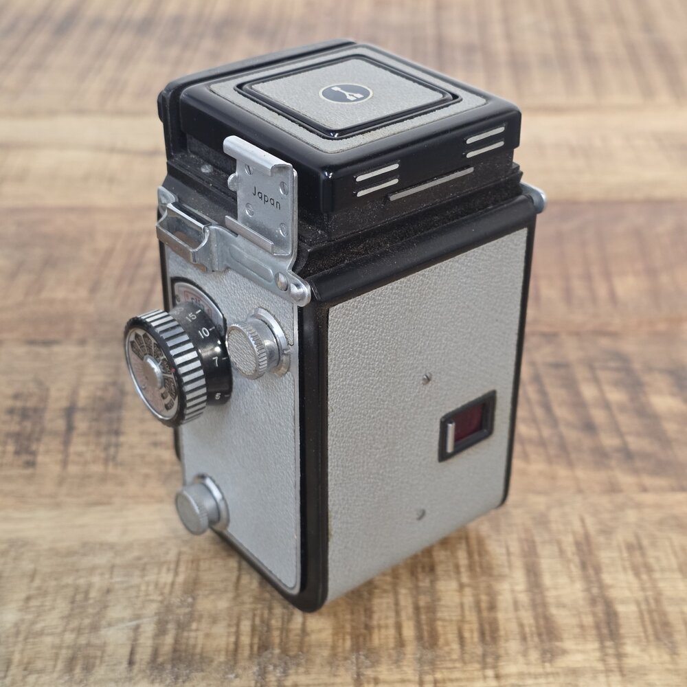Yashica 44