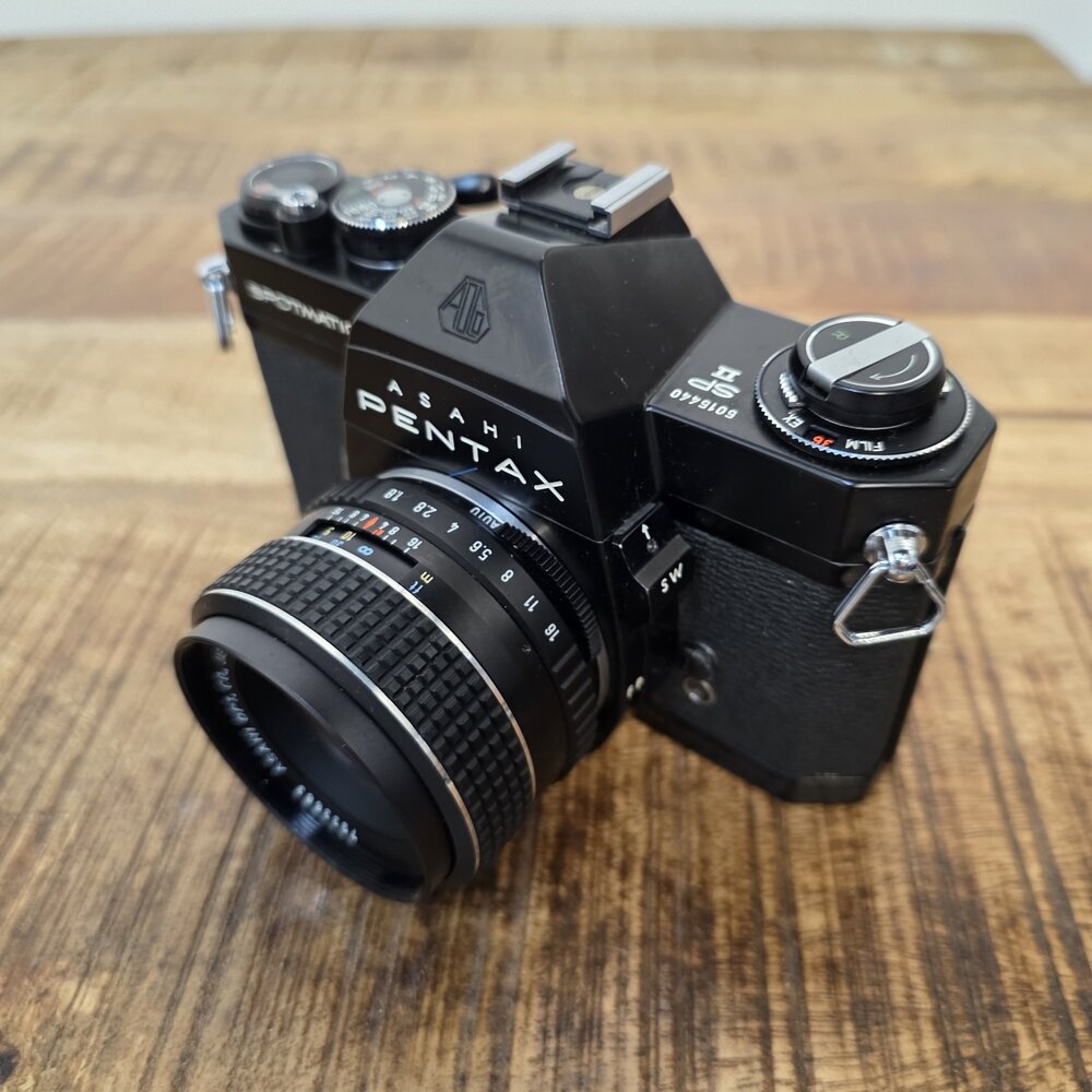 Asahi Pentax Spotmatic + 55mm 1.8  nr. 2573