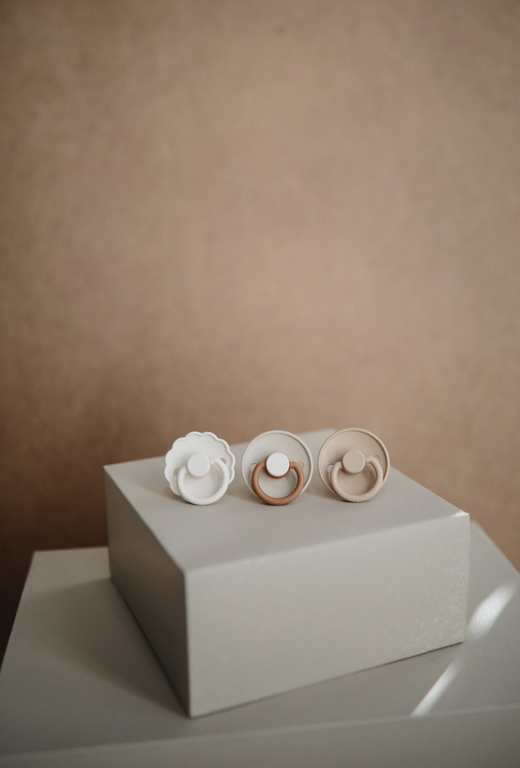 Frigg Frigg fopspeen - Latex - Daisy - Cream