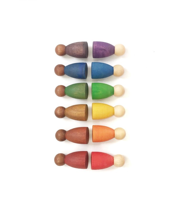 Grapat  Grapat donkere houten nins in koude kleuren