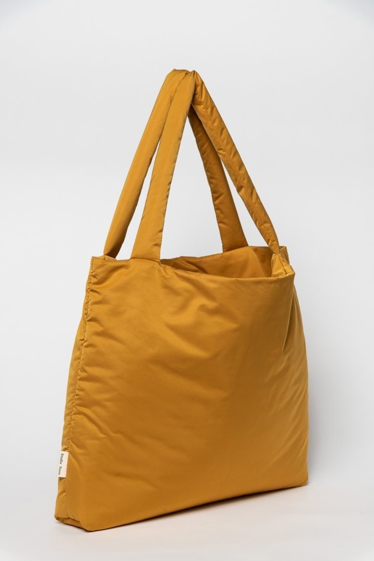 Studio Noos Ochre Puffy mom-bag
