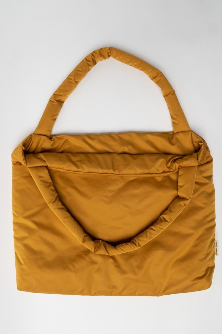 Studio Noos Ochre Puffy mom-bag