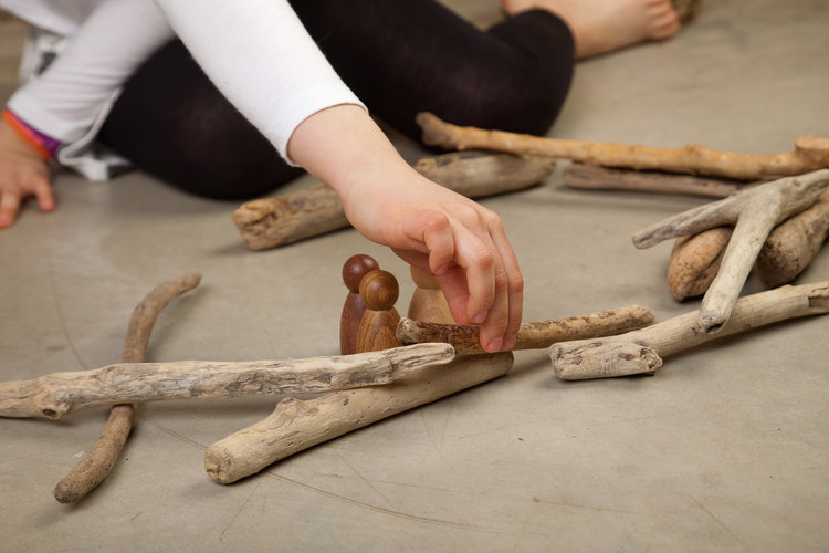 Grapat  3 houten Nins in 3 verschillende houtsoorten