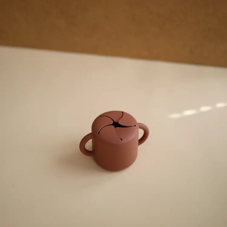 Mushie Snack cup - Woodchuck