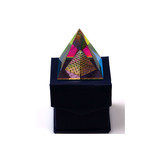 Kristalglas Piramide in Piramide