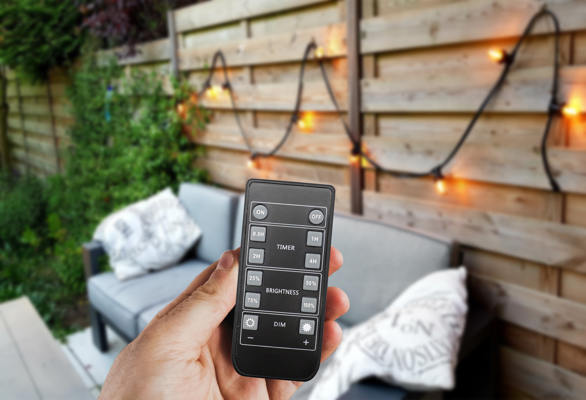 Remote control outdoor lighting: the perfect way to create the ultimate luxurious experience