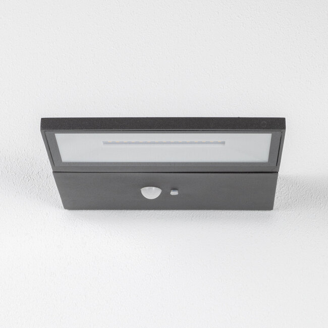 Foldable solar wall light with sensor Arietta