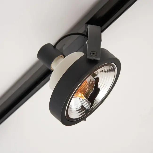 Modern single-phase track system of 1.5 m length with Skaly spots