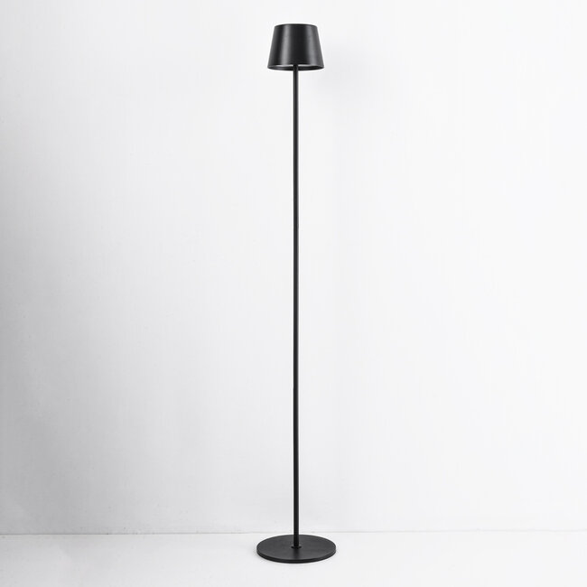 Rechargeable outdoor floor lamp Jytte, dimmable - black