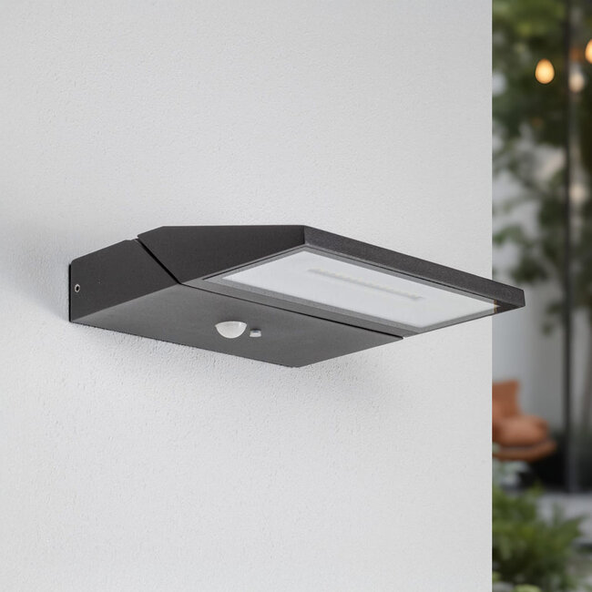 Foldable solar wall light with sensor Arietta