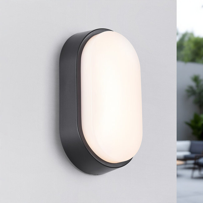 Outdoor wall light with adjustable colour temperature