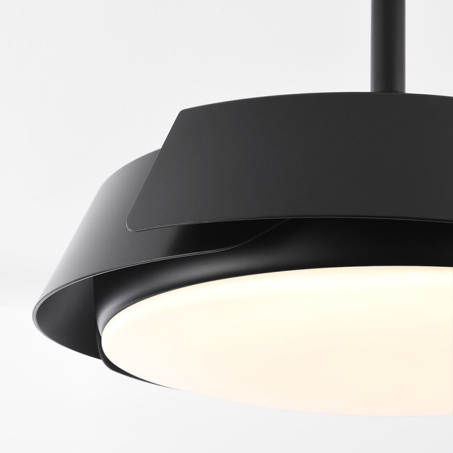 Black ceiling fan with integrated light source - Ventu