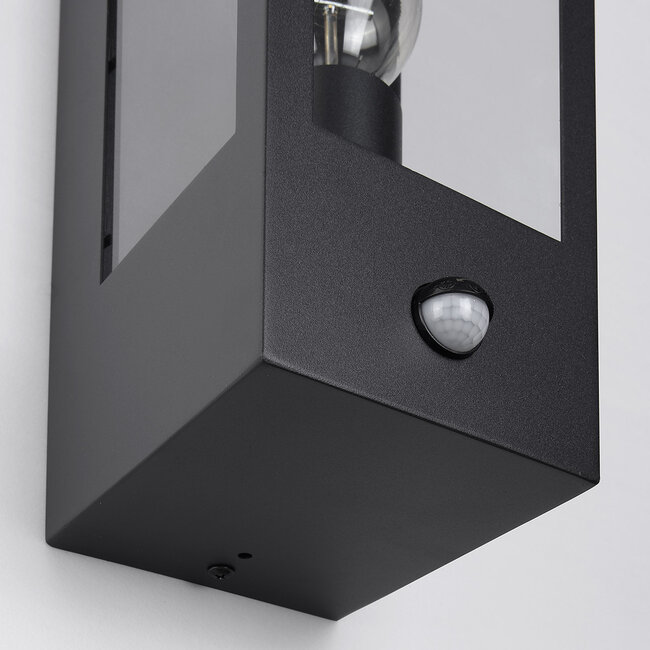 Outdoor wall light Nantes with sensor